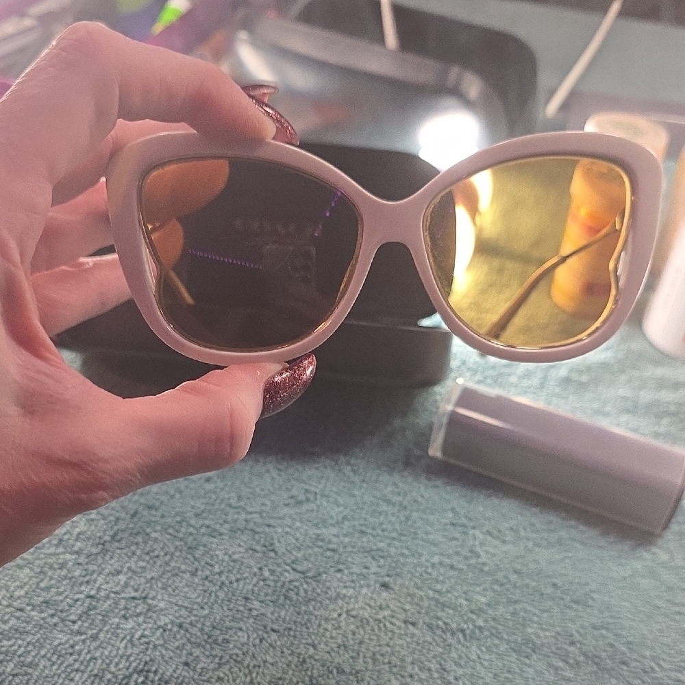 Coach Women's Butterfly Sunglasses - Gold ,cream - Picture 4 of 12